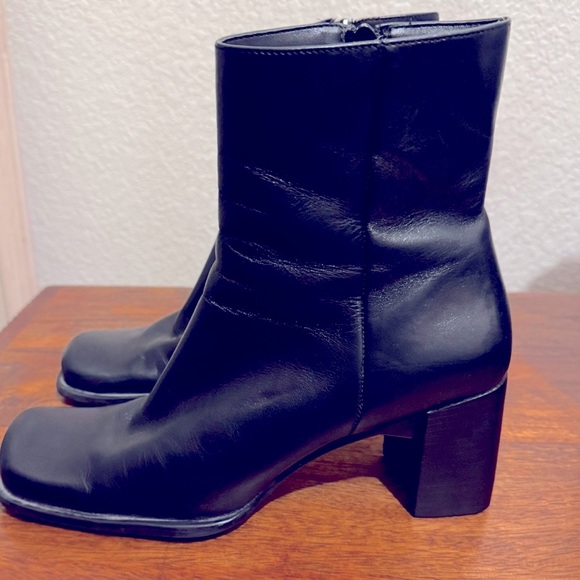 Nine West Shoes - NINE WEST ARI LEATHER CHUNKY HEEL WOMEN’S SIDE ZIP BLACK BOOTS 7M